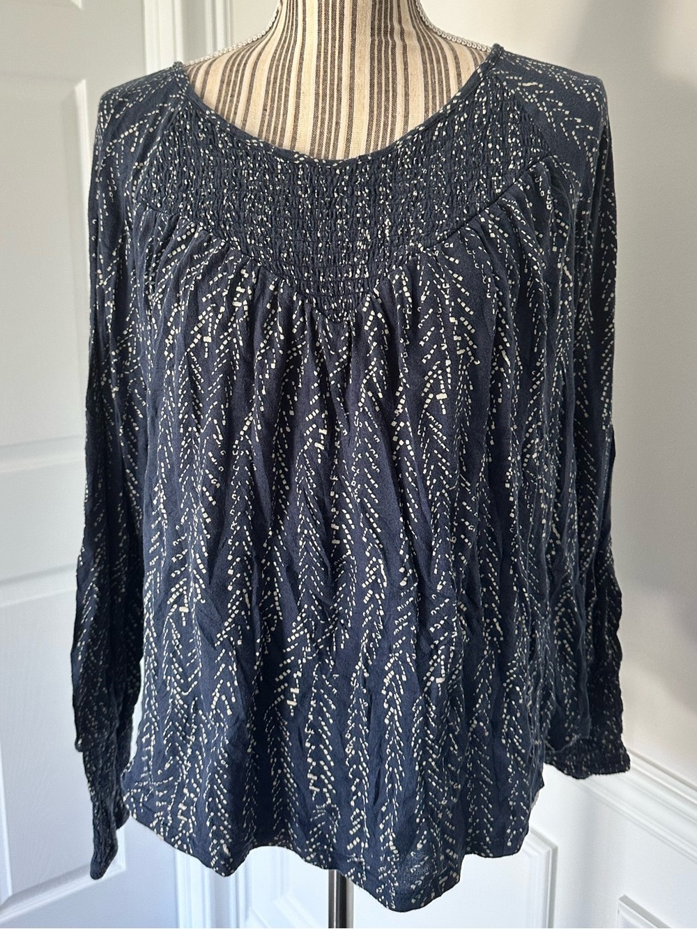 Lucky Brand S/P Navy Blue White Smocked Boho Peasant Blouse